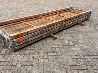 Ca. 37x Mora Hardhouten Balken Fijnbezaagd, 80x80mm, Lengte 400cm